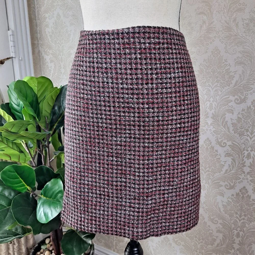 WHBM Size 4 Pink and Black Metallic Tweed Mini Skirt Lined Back Zip EUC